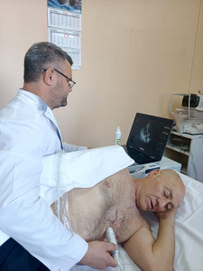 photo_5404416245899590601_y